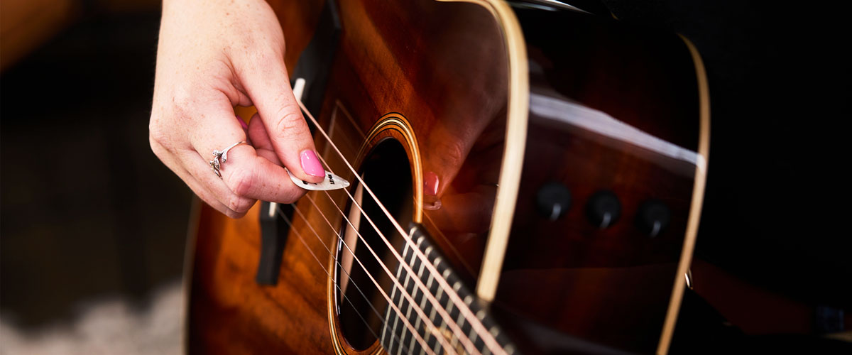 the birth of stainless steel guitar picks